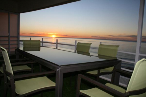 APARTAMENTO EN PRIMERA LINEA/BEACHFRONT APARTMENT, Fuengirola